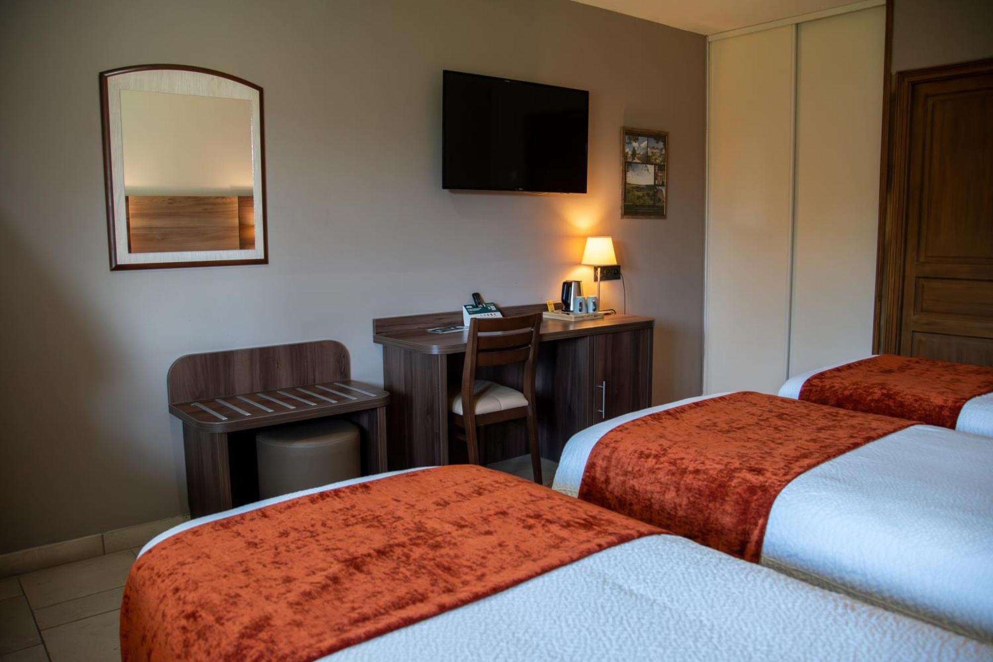 Logis Des Sources Hotell Créney-près-Troyes Eksteriør bilde