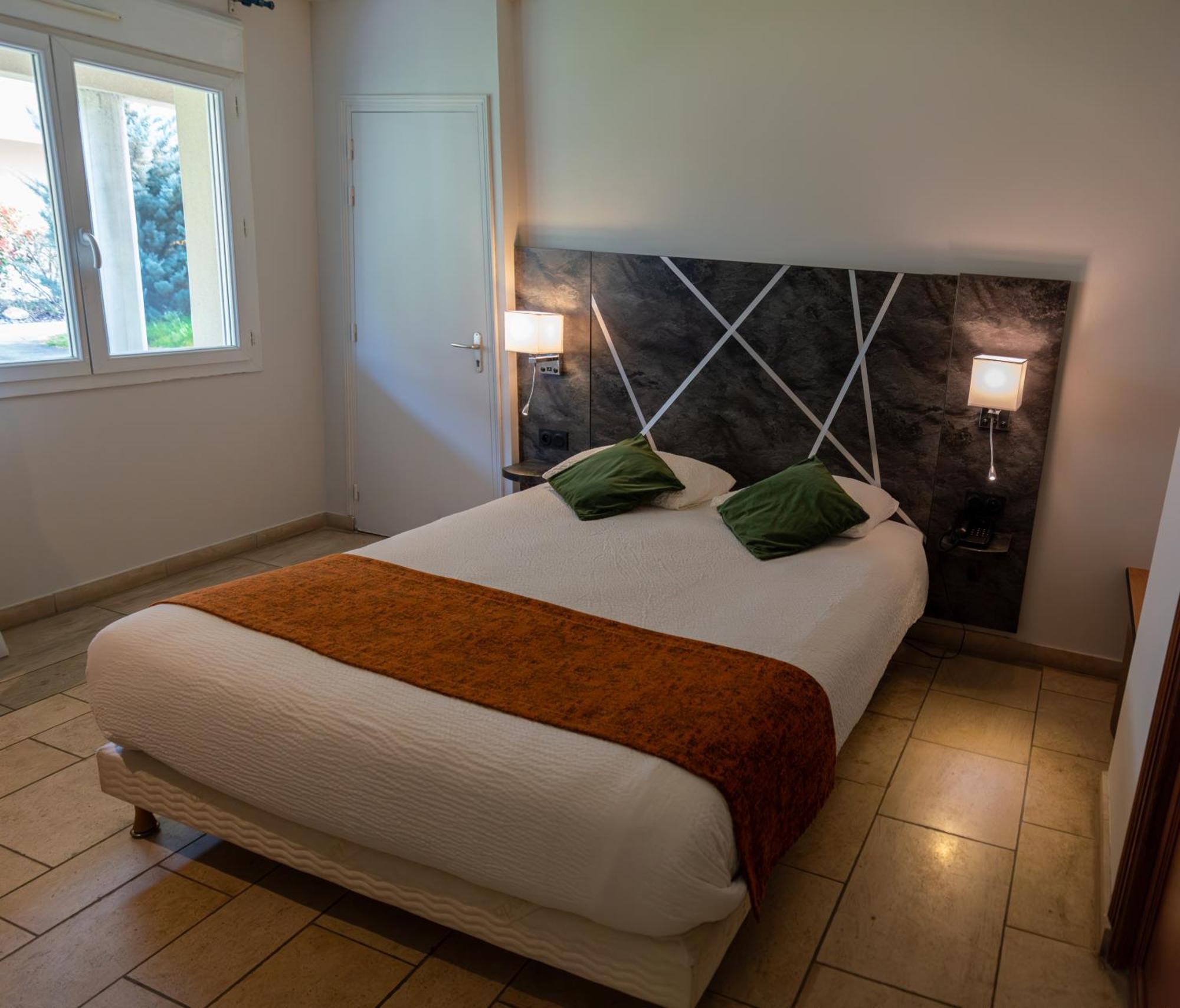 Logis Des Sources Hotell Créney-près-Troyes Eksteriør bilde