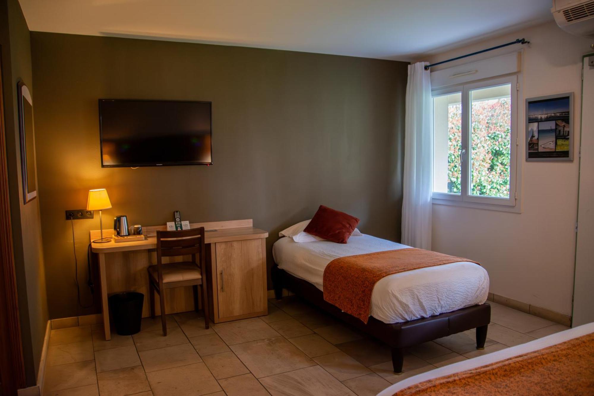 Logis Des Sources Hotell Créney-près-Troyes Eksteriør bilde