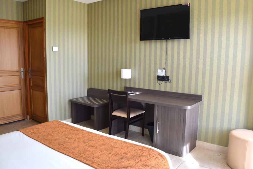 Logis Des Sources Hotell Créney-près-Troyes Eksteriør bilde