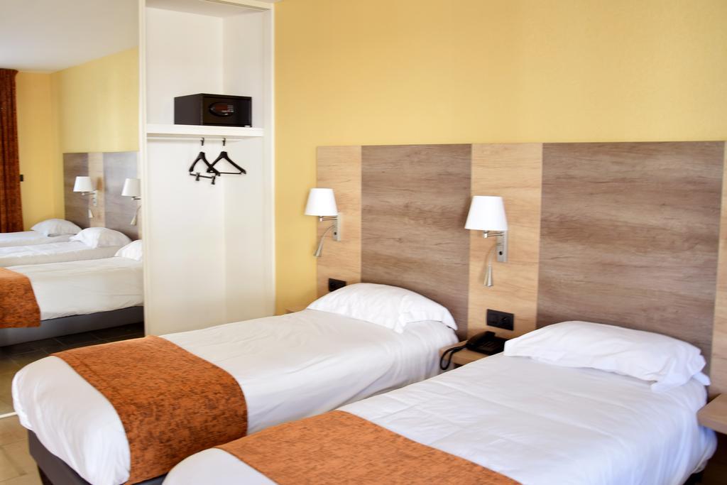 Logis Des Sources Hotell Créney-près-Troyes Eksteriør bilde