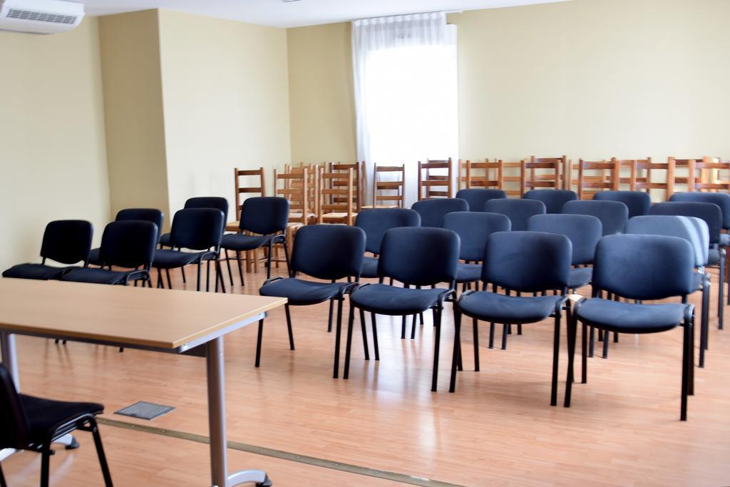 Logis Des Sources Hotell Créney-près-Troyes Eksteriør bilde