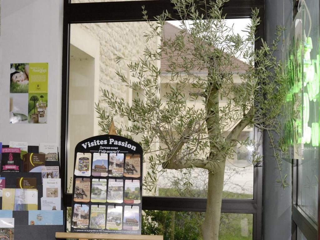 Logis Des Sources Hotell Créney-près-Troyes Eksteriør bilde